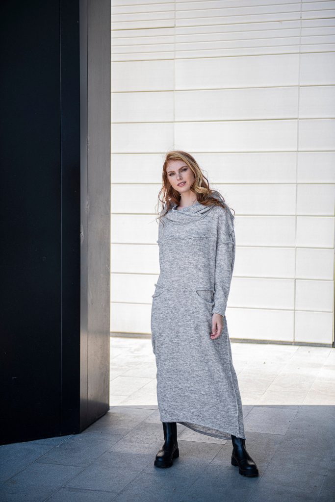 Maxi Sweatshirt Dress With Hood And Pockets Knitted